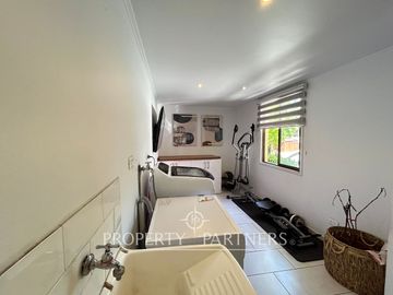 Impecable y acogedora casa de 4 dormitorios en condominio a pasos de Colegio San Francisco Javier