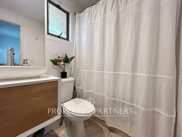 Impecable y acogedora casa de 4 dormitorios en condominio a pasos de Colegio San Francisco Javier