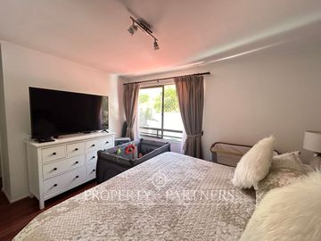 Impecable y acogedora casa de 4 dormitorios en condominio a pasos de Colegio San Francisco Javier