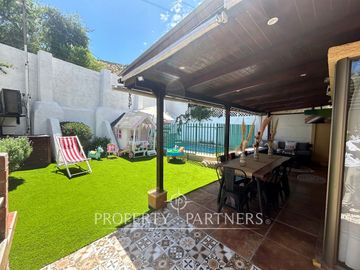 Impecable y acogedora casa de 4 dormitorios en condominio a pasos de Colegio San Francisco Javier