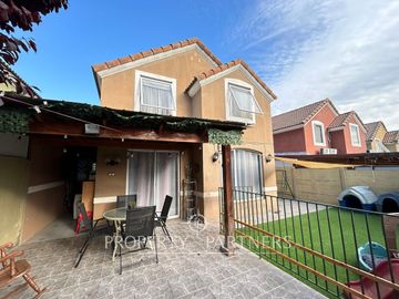 Linda y Acogedora Casa de 3 dormitorios en Condominio Haras de Huechuraba