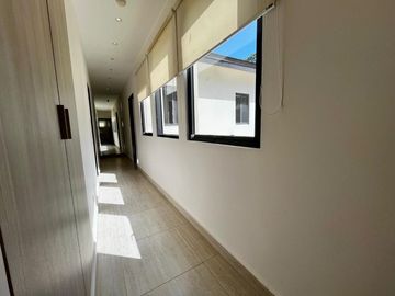 CASA DE ESQUINA EN PH NATIVA REMODELADA CON SISTEMA DE DOMOTICA.