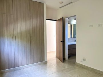 CASA DE ESQUINA EN PH NATIVA REMODELADA CON SISTEMA DE DOMOTICA.