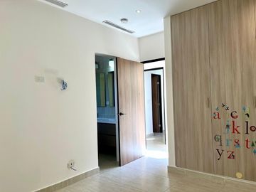 CASA DE ESQUINA EN PH NATIVA REMODELADA CON SISTEMA DE DOMOTICA.