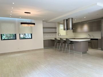 CASA DE ESQUINA EN PH NATIVA REMODELADA CON SISTEMA DE DOMOTICA.
