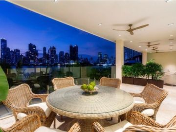 ¡Tu residencia de lujo, en una isla en el corazón de la ciudad de Panamá!