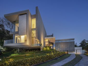 Una casa con el estilo mas moderno y lujoso que encontras en Panama!