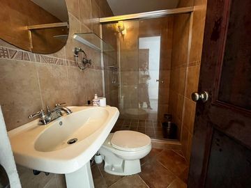 Vive en Grande: Venta de casa de Dos Niveles en Camino de Cruces