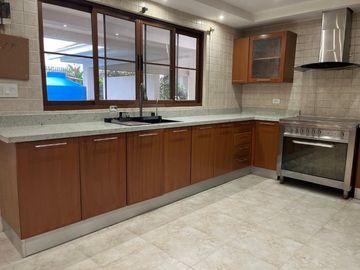 Vive en Grande: Venta de casa de Dos Niveles en Camino de Cruces