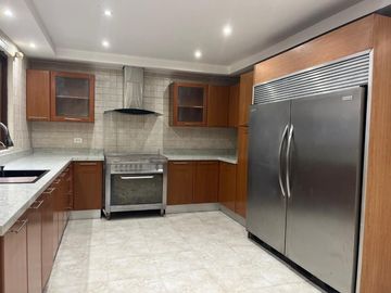 Vive en Grande: Venta de casa de Dos Niveles en Camino de Cruces