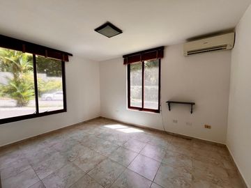 Vive en Grande: Venta de casa de Dos Niveles en Camino de Cruces
