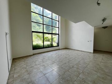 Vive en Grande: Venta de casa de Dos Niveles en Camino de Cruces