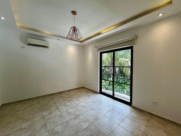 Vive en Grande: Venta de casa de Dos Niveles en Camino de Cruces