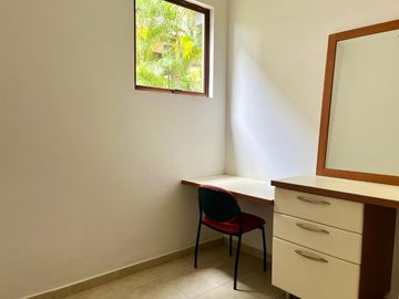 Casa con Amplio Jardin en Camino de Cruces remodelada.