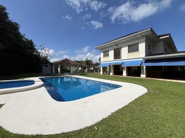 Casa en Camino de Cruces - 860 m² de dos niveles y amplia piscina