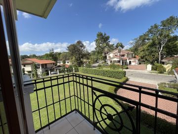 Casa en Camino de Cruces - 860 m² de dos niveles y amplia piscina