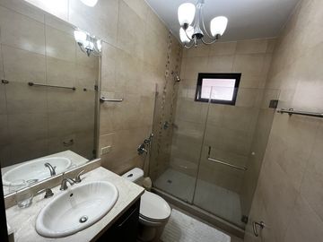 Comodo Apartamento en Embassy Village