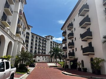 Comodo Apartamento en Embassy Village