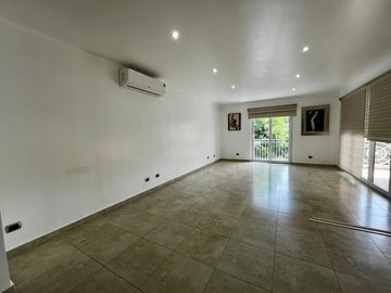 Espacio y Confort en Cada Rincón: Casa en Camino de Cruces
