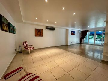 Espacio y Confort en Cada Rincón: Casa en Camino de Cruces