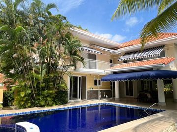 Espacio y Confort en Cada Rincón: Casa en Camino de Cruces