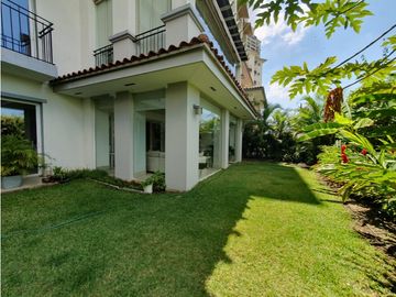 Increible apartamento con terraza y jardin privado en The Reserve, Santa Maria