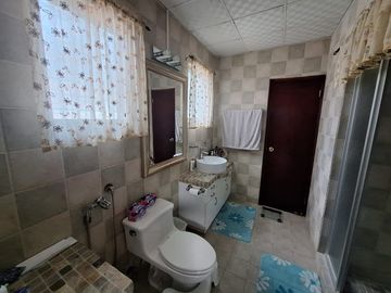 Casa en Coco del Mar/ Lote con zonificiacion R2A ( Residencial mediana densidad)