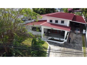 Casa en Coco del Mar/ Lote con zonificiacion R2A ( Residencial mediana densidad)