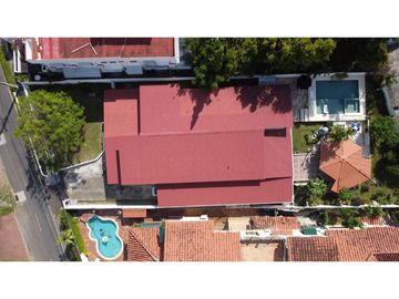 Casa en Coco del Mar/ Lote con zonificiacion R2A ( Residencial mediana densidad)