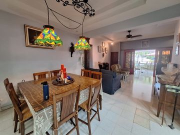 Casa en Coco del Mar/ Lote con zonificiacion R2A ( Residencial mediana densidad)