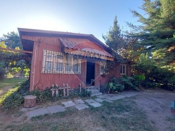 CASA DE CAMPO CON GRAN SITIO ISLA DE MAIPO