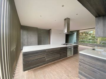 APARTAMENTO EN VENTA UBICADO EN EL POBLADO SECTOR VIZCAYA