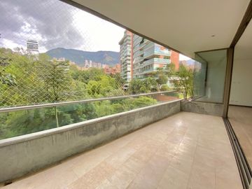 APARTAMENTO EN VENTA UBICADO EN EL POBLADO SECTOR VIZCAYA