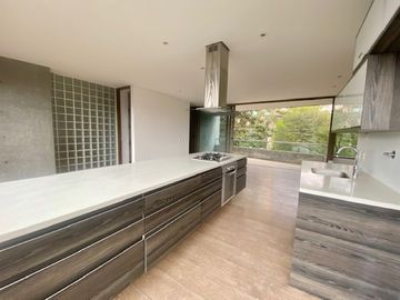 APARTAMENTO EN VENTA UBICADO EN EL POBLADO SECTOR VIZCAYA
