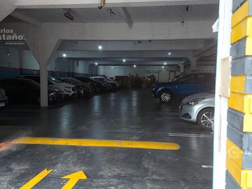 1 ½ de Av. Maipu. 100 cocheras. 2 plantas. 2000m2
