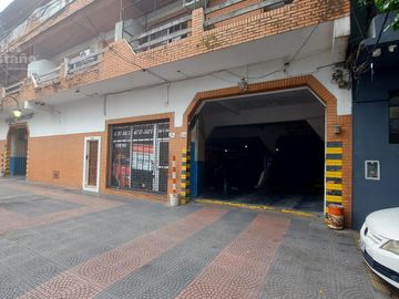 1 ½ de Av. Maipu. 100 cocheras. 2 plantas. 2000m2