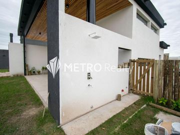 Casa en venta 5 ambientes Barrio Privado Santa Isabel, Escobar.