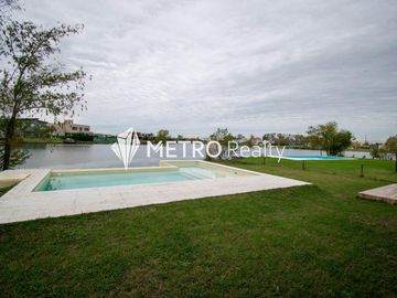 Casa en venta 5 ambientes Barrio Privado Santa Isabel, Escobar.