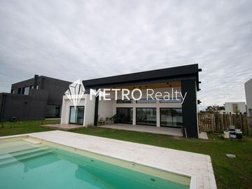 Casa en venta 5 ambientes Barrio Privado Santa Isabel, Escobar.