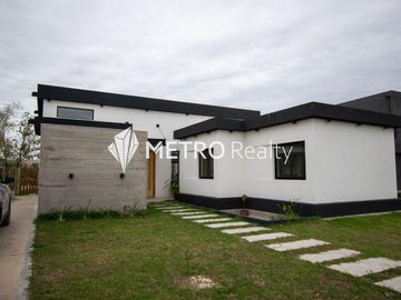 Casa en venta 5 ambientes Barrio Privado Santa Isabel, Escobar.