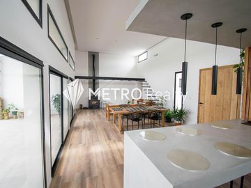 Casa en venta 5 ambientes Barrio Privado Santa Isabel, Escobar.