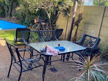 Casa 4 ambientes en 2 plantas con jardín y piscina en venta- ALQUILADA HASTA JUNIO 2026 - Don Bosco