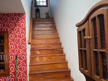 Casa 4 ambientes en 2 plantas con jardín y piscina en venta- ALQUILADA HASTA JUNIO 2026 - Don Bosco