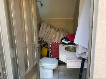 Casa 4 ambientes en 2 plantas con jardín y piscina en venta- ALQUILADA HASTA JUNIO 2026 - Don Bosco