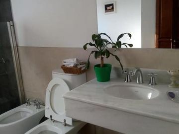 Venta Casa 3 Dormitorios - B° Jardin