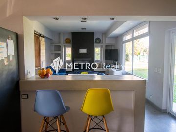 Casa en  venta 5 ambientes en CUBA Villa de Mayo, zona norte