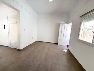 Departamento en  venta en Nueva Córdoba, ideal ubicacion, 2 dormitorios   dependencia, terraza. PH