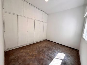 Departamento en  venta en Nueva Córdoba, ideal ubicacion, 2 dormitorios   dependencia, terraza. PH