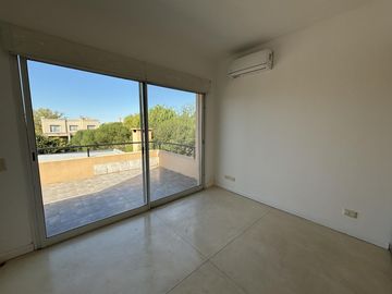 Casa en  Venta y Alquiler San Isidro Labrador Villanueva