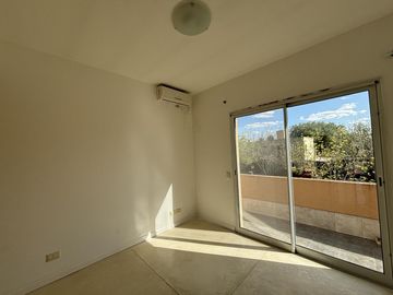 Casa en  Venta y Alquiler San Isidro Labrador Villanueva